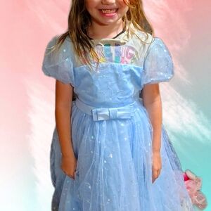 Flower girl dress size 7/8 runs true to size